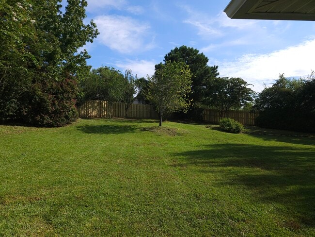 Building Photo - 219 Rainbow Falls
