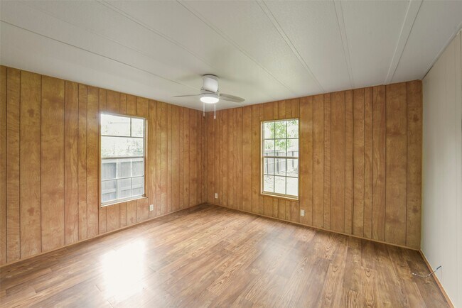 Building Photo - 11023 Forrest Valley Dr