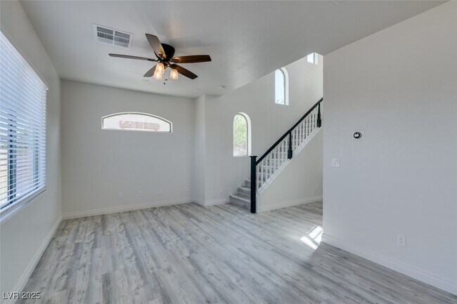 Building Photo - 778 Easter Lily Pl