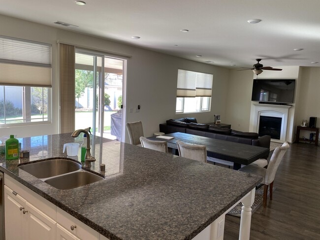 Building Photo - 29537 Glenneyre Way