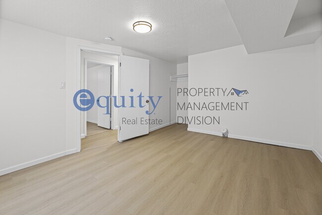 Building Photo - 8894 S 540 E