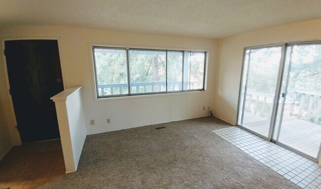 Building Photo - 3983on