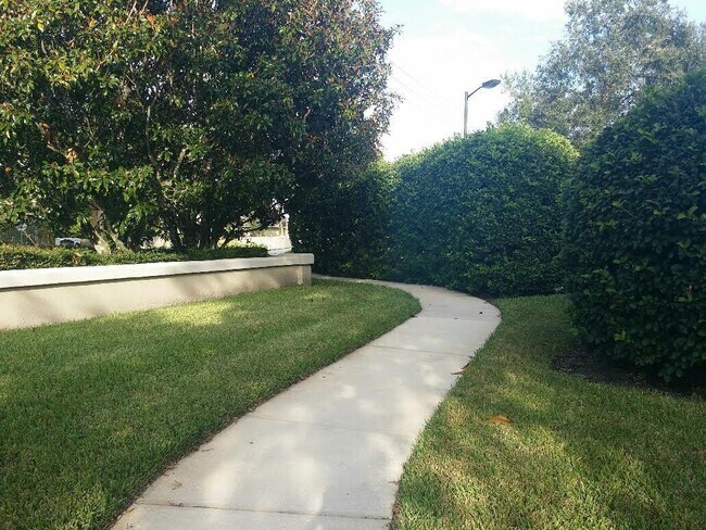 Building Photo - 700 Ironwood Dr