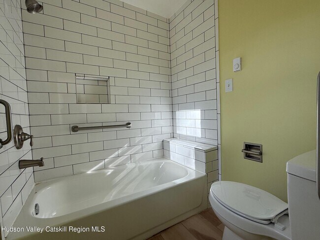 Building Photo - 5265 NY-9G