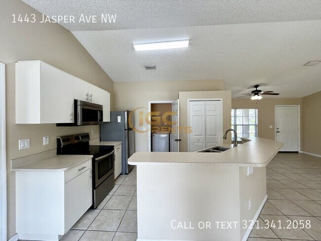 Building Photo - 1443 Jasper Ave NW
