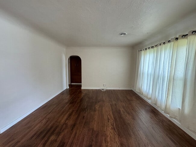 Building Photo - 2 Bedroom, 1 Bath with garage. Water and Sewer included in monthly rent!