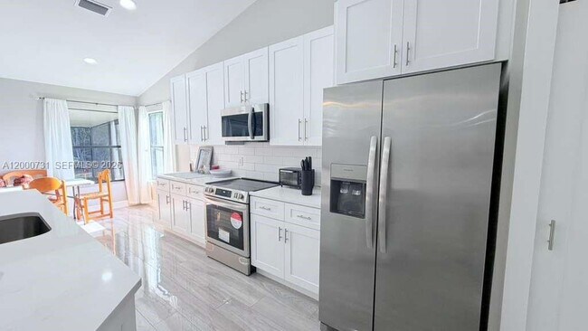 Building Photo - 1498 Beche St SE