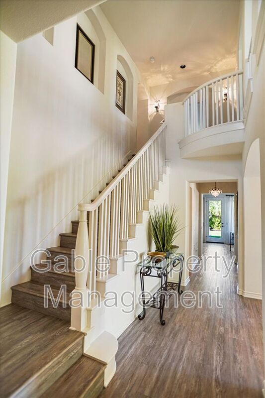 Building Photo - 26155 Lone Rock Ct