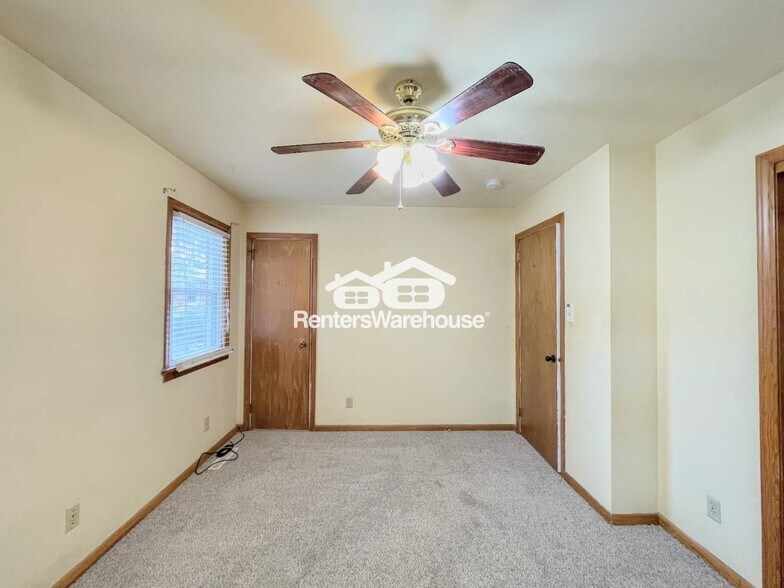 Building Photo - 716 Cardover Ave