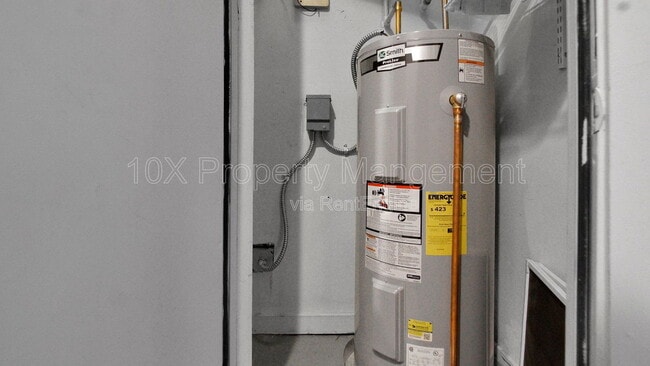 Building Photo - 978 N High St