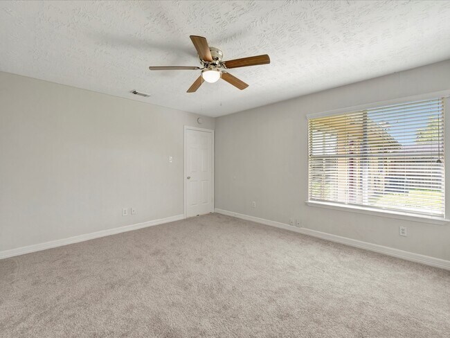 Building Photo - 2505 Ironclad Dr
