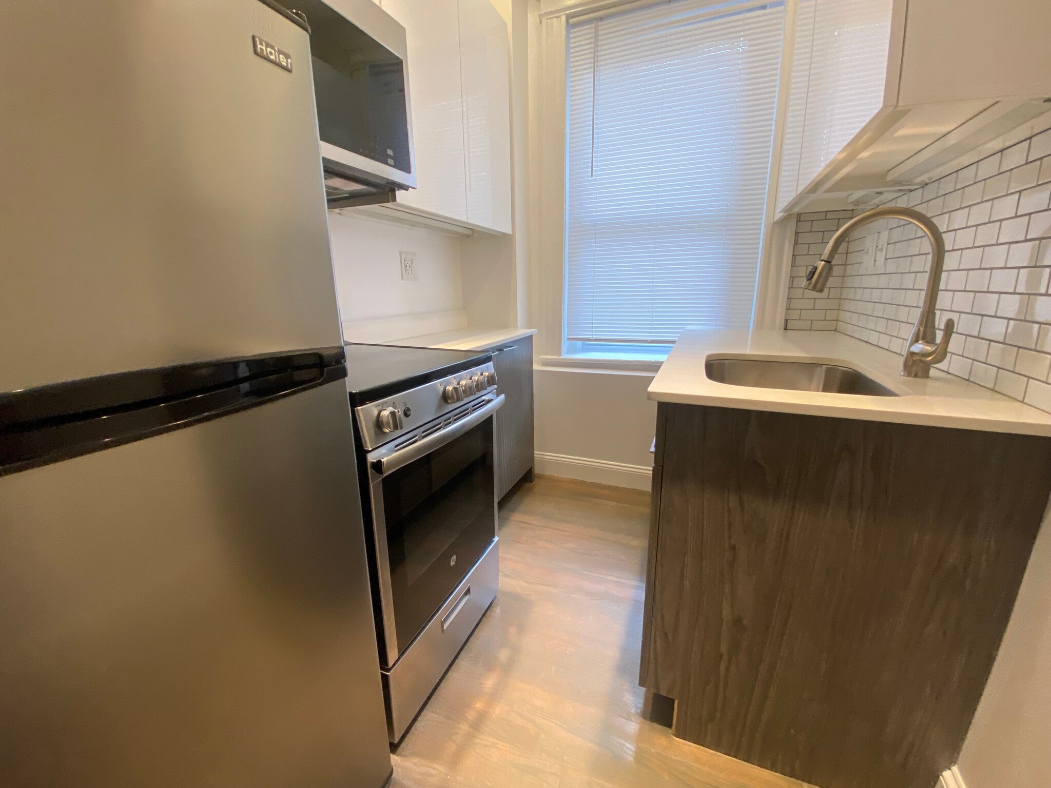 Building Photo - 125 Park Dr