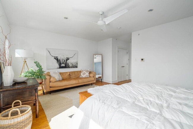 Building Photo - 1003 S 17th St