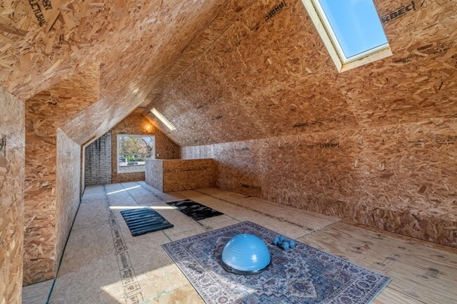 Building Photo - 13621 Vernon St