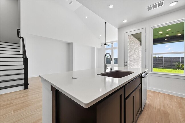 Building Photo - 3222 Kindred Wy