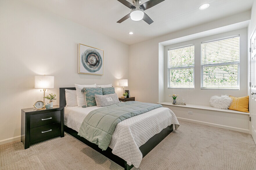 Building Photo - 40733 Greystone Ter