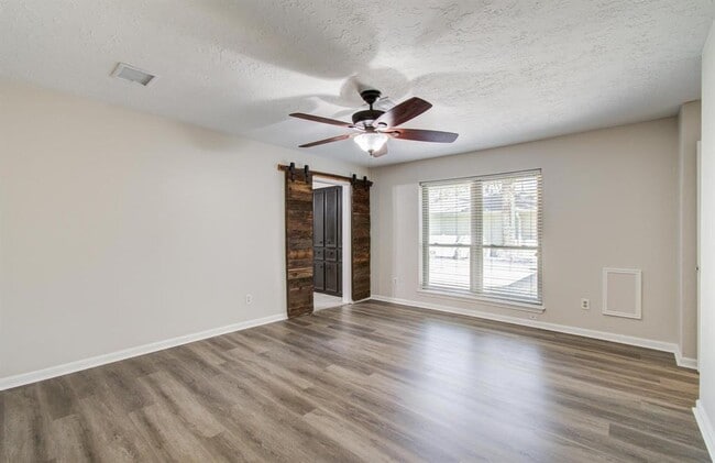 Building Photo - 3706 Brookbank Dr