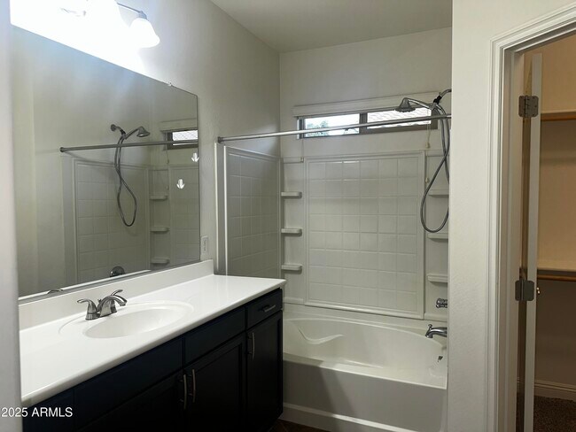 Building Photo - 1686 W Paisley Dr