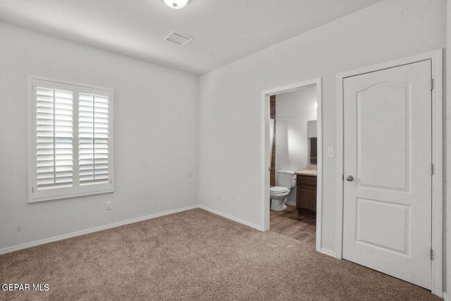 Building Photo - 12249 Desert Dove Ave