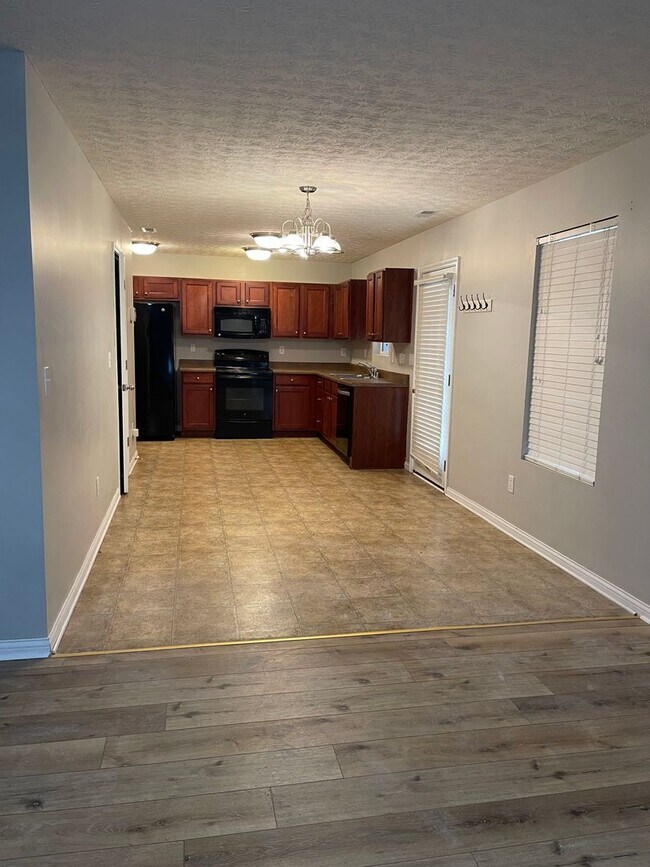 Building Photo - 7128 Blue Stream Ct