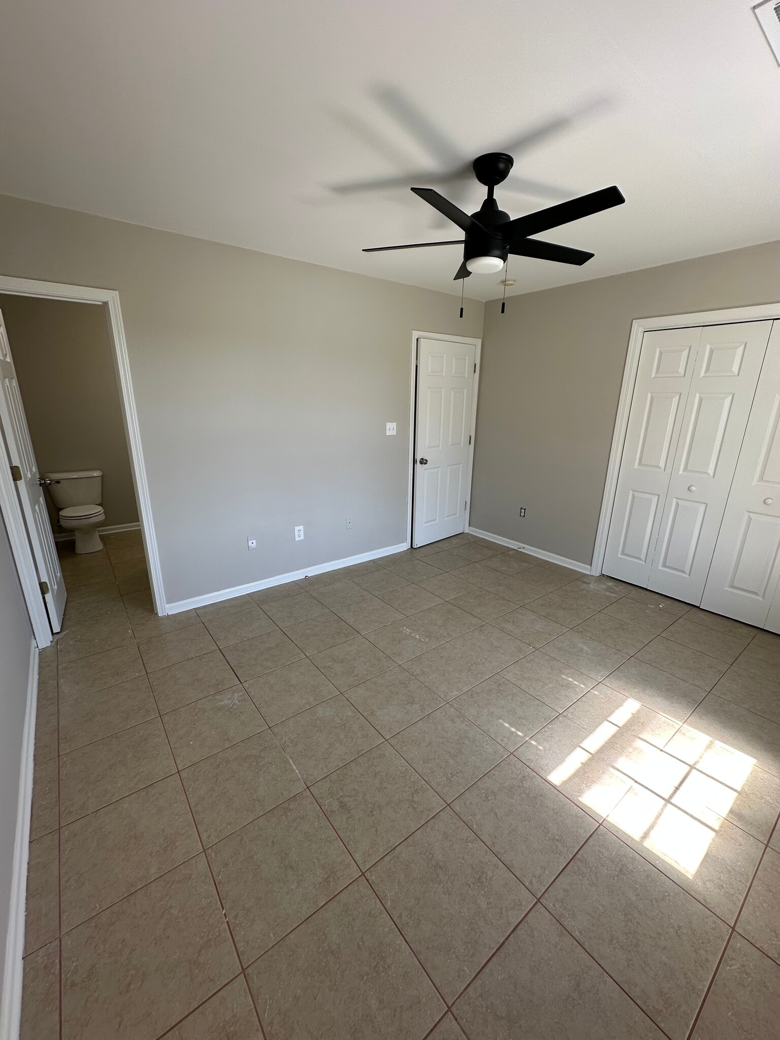 Building Photo - 309 Toy Ln