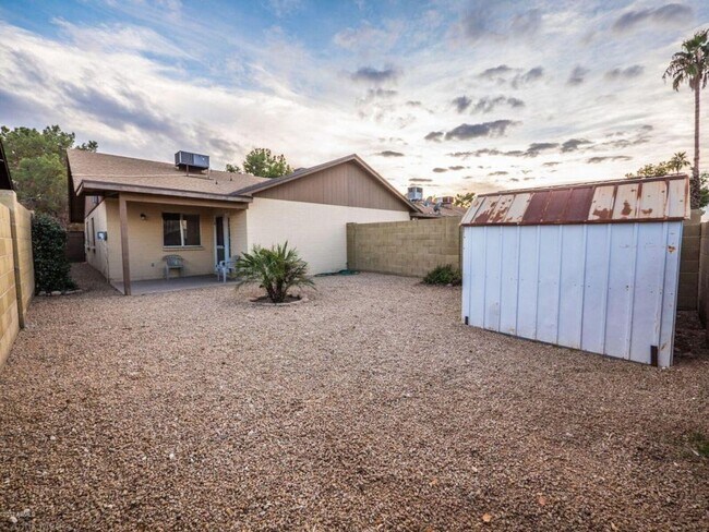 Building Photo - 3256 E Calypso Ave