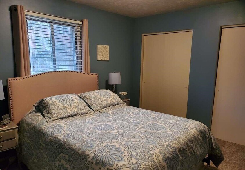 Building Photo - 1905 Thurston Ave