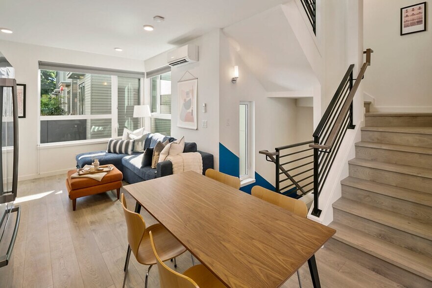 Building Photo - 516 Broadway E