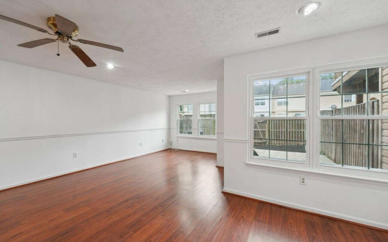 Building Photo - 7813 Flager Cir