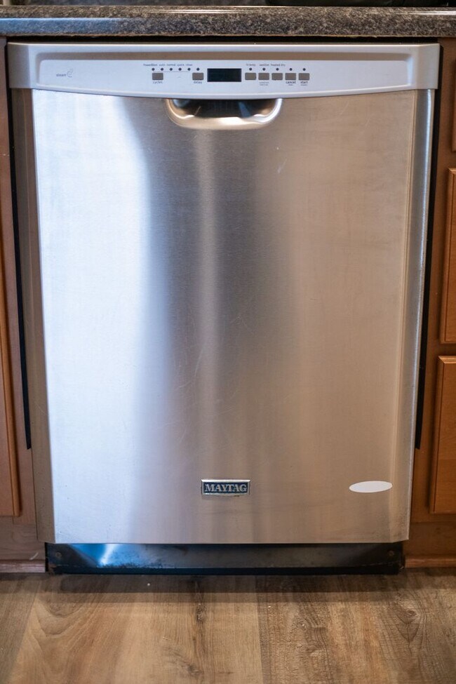 Building Photo - 3 bedroom / 2 bathroom Duplex for rent in Hobart