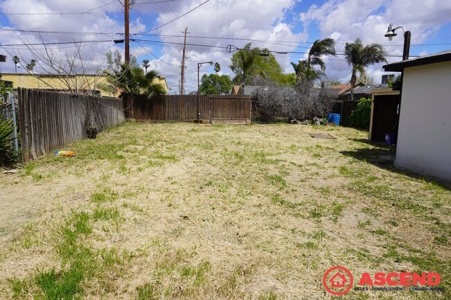 Building Photo - Charming Home in Downtown Bakersfield!