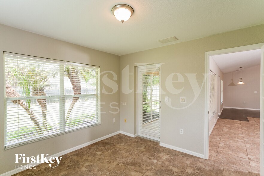 Building Photo - 3102 Lucaya Ave