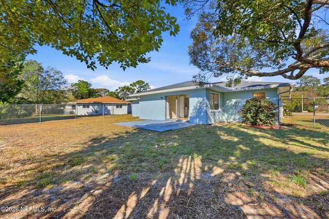 Building Photo - 335 Palos Ct