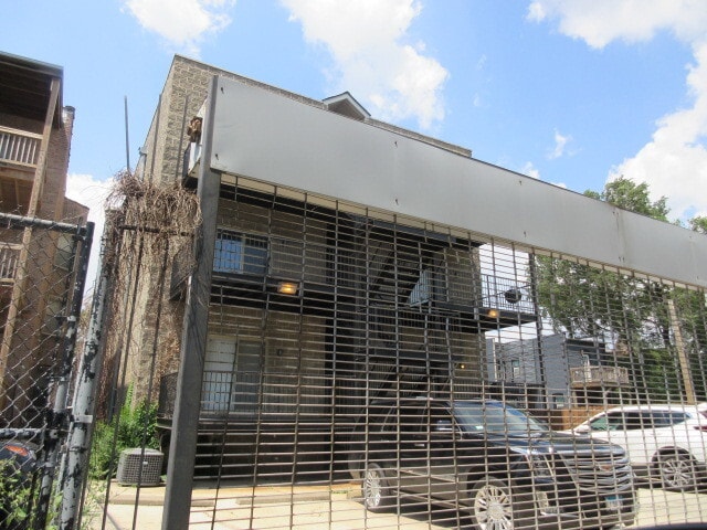 Building Photo - 4417 S Calumet Ave