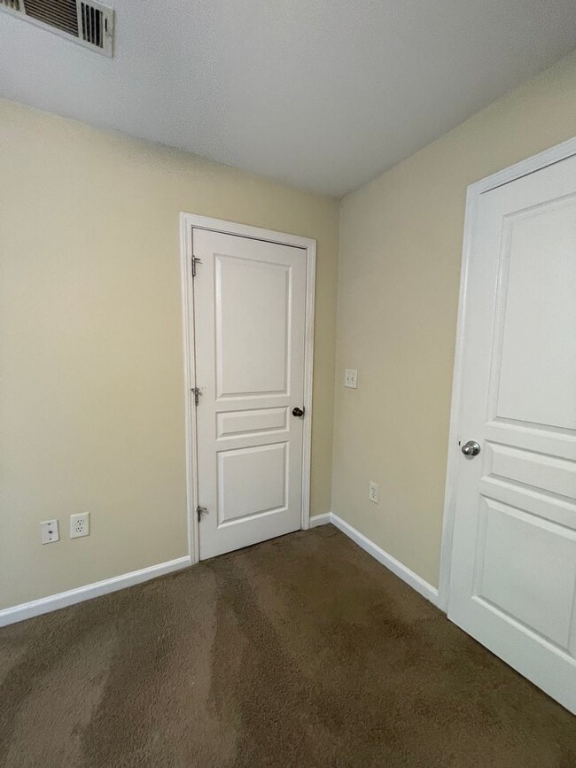 Building Photo - 3700 Spruce Ridge Way