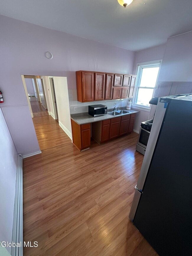 Building Photo - 361 Orange St