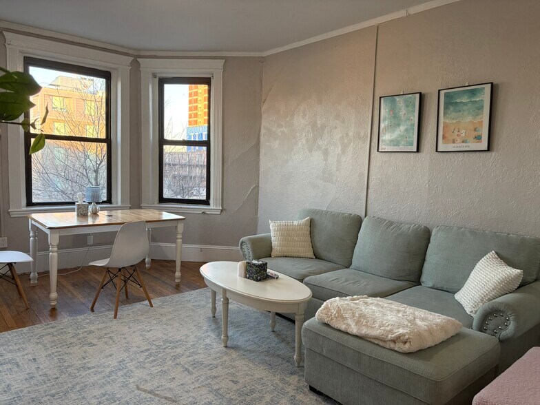 Building Photo - 1050 Commonwealth Ave