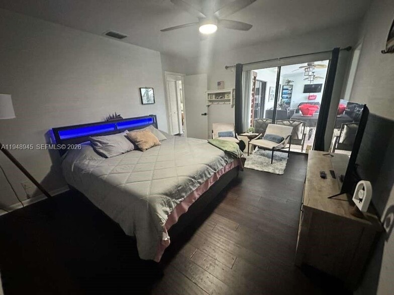 Building Photo - 2827 McKinley St