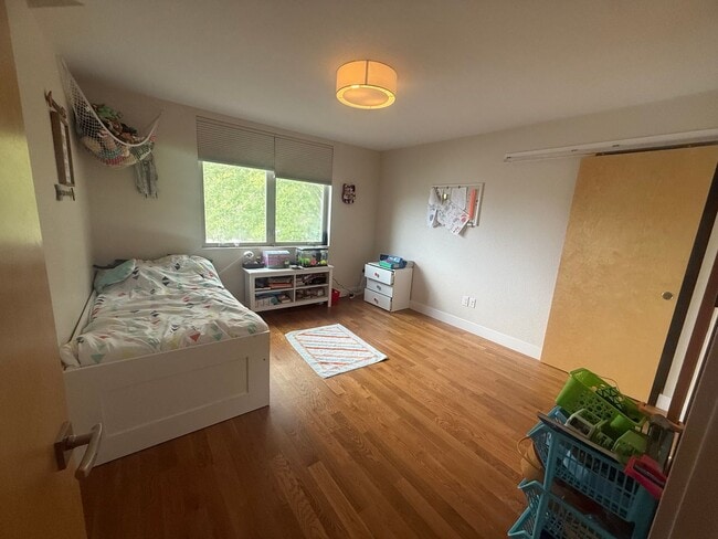 Building Photo - $0 DEPOSIT OPTION! MODERN 3-STORY HOME WITH ROOFTOP DECK NEAR BERKELY LAKE & 38TH AVE
