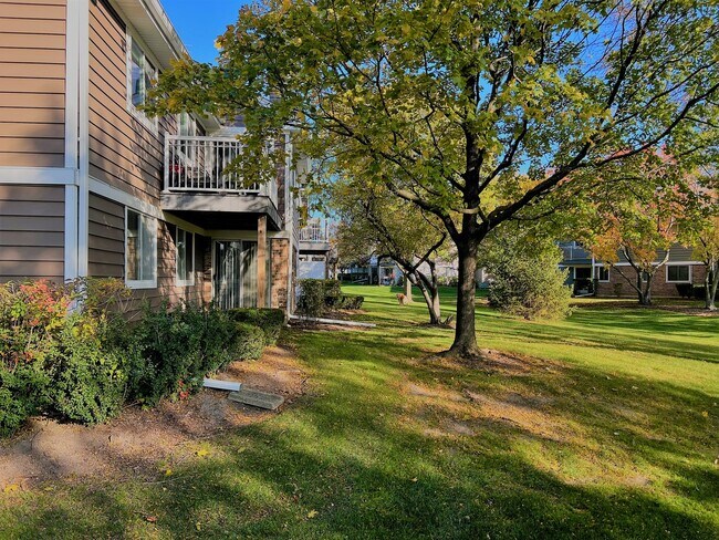 Building Photo - 601 Hanover Ct