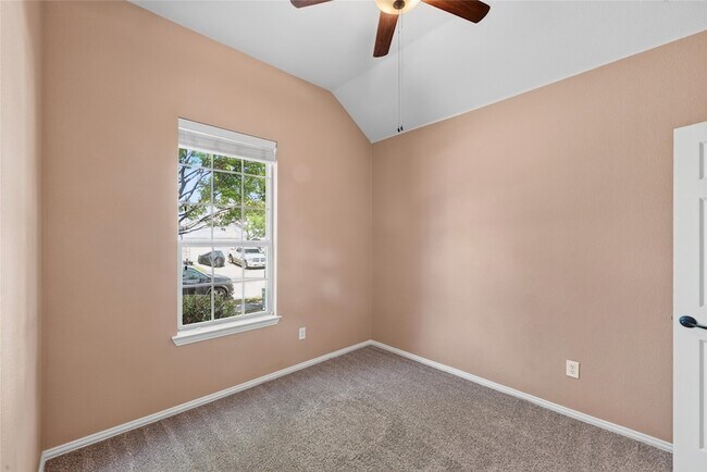 Building Photo - 417 Hackberry Dr