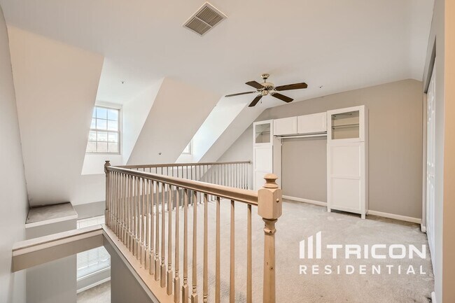 Building Photo - 4744 Wainwright Cir