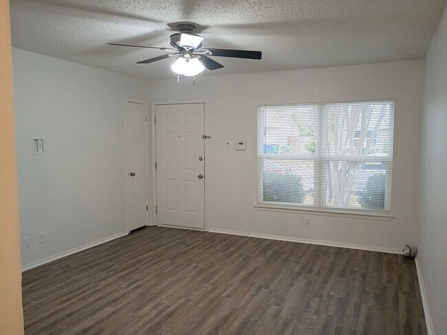 Building Photo - 9742 Hidden Rock