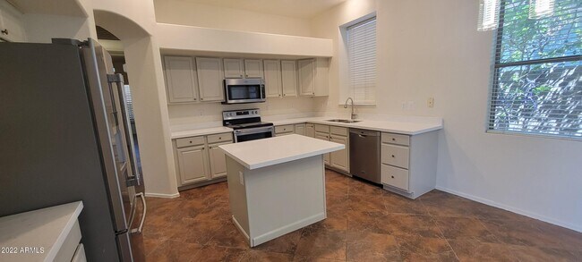 Building Photo - 7323 E Overlook Dr