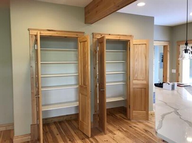 Building Photo - 4484 Alexander St