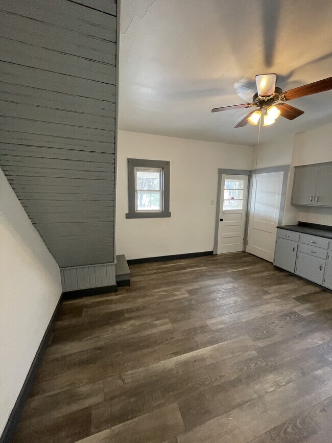 Building Photo - 618 Penn Ave