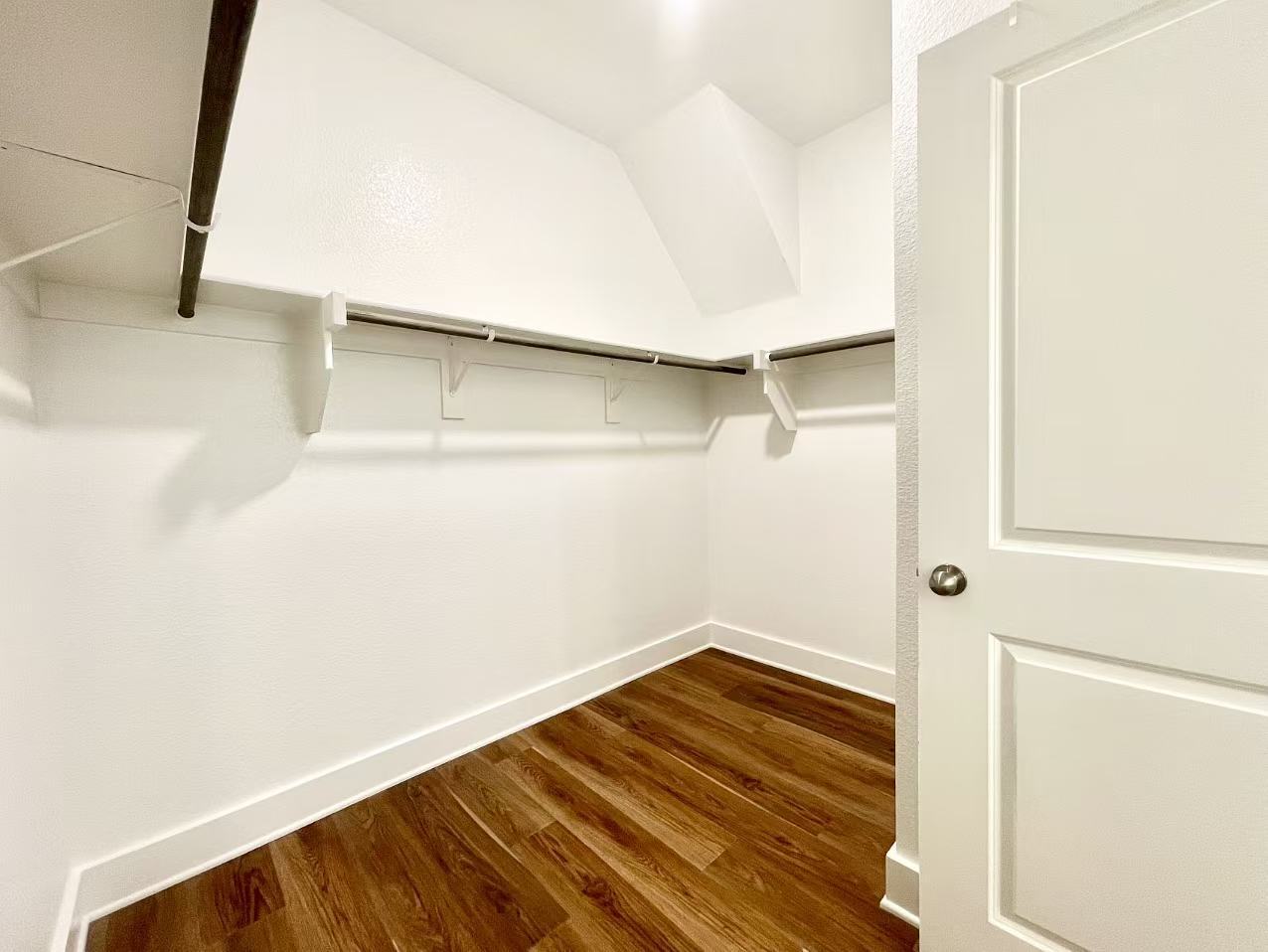 Building Photo - 3320 Eddington Dr