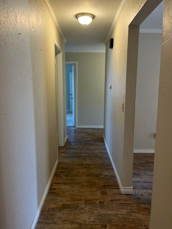 Building Photo - Located close to Bonham Middle School 3/2/2