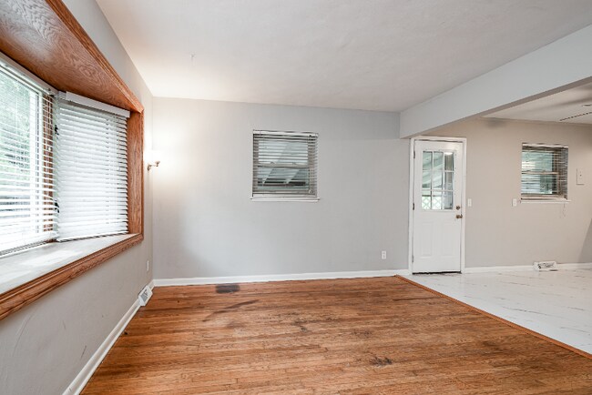 Building Photo - 4126 Pauls Ln