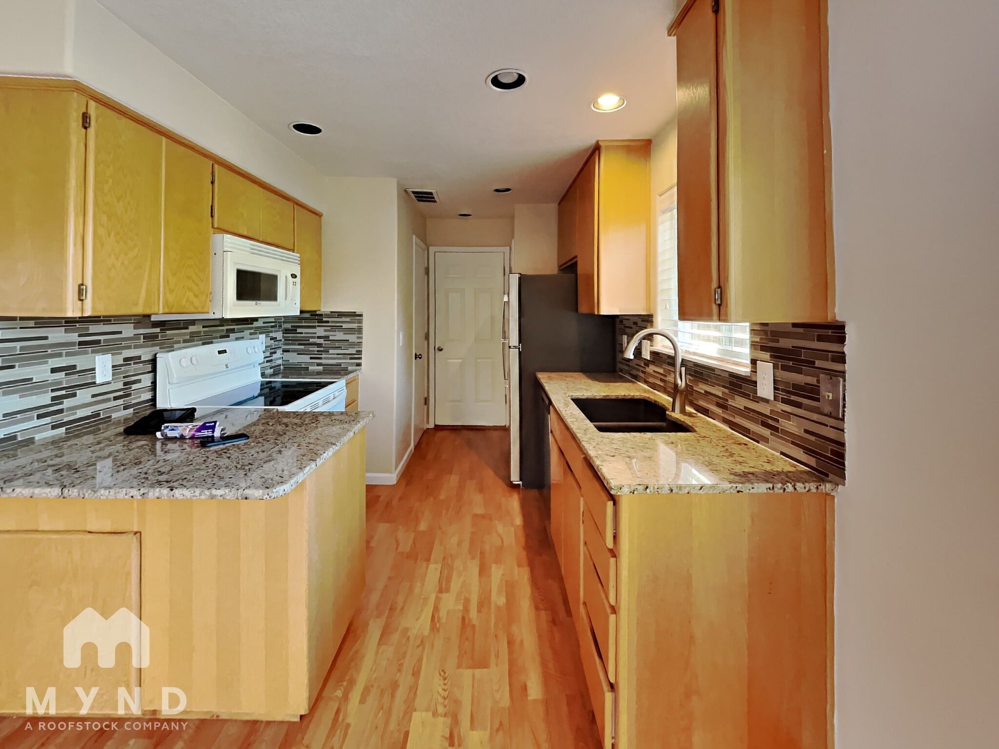 Building Photo - 20654 SW Sun Drop Pl